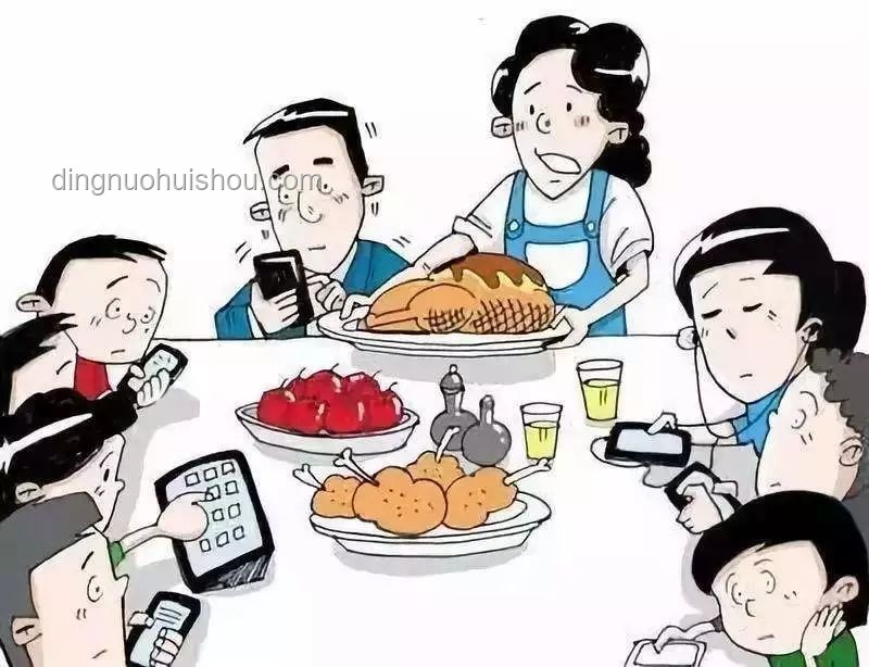 在学校挑战找陌生同学蹭饭：一场社交实验与心理成长的探索